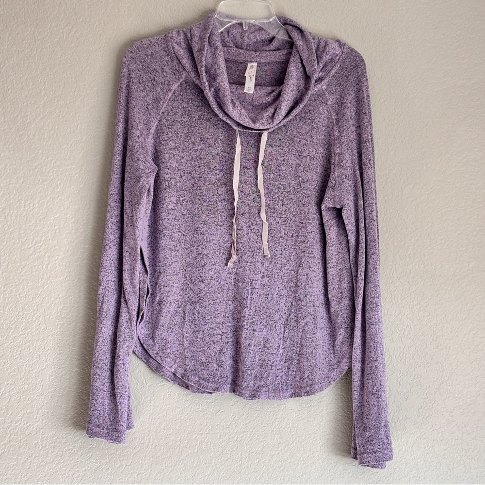 Gilligan and O’Malley long sleeve with side slits pullover top women’s XS